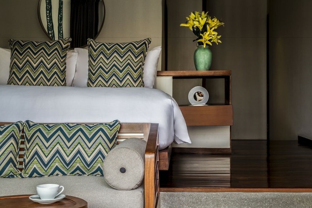 Фото The Aviary Hotel