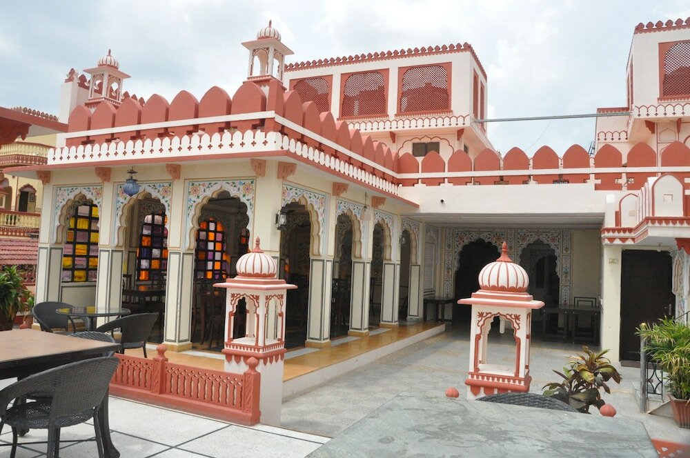 Фото Hotel Sajjan Niwas