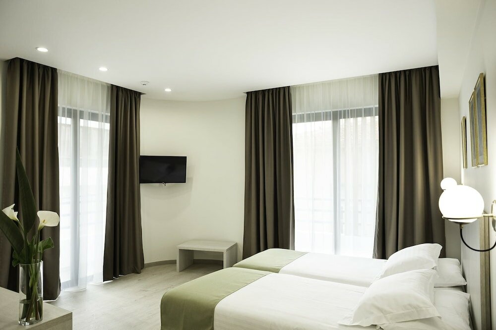 Фото Roseum Boutique Hotel