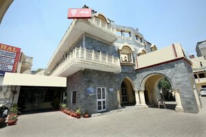 Гостиница Oyo 4256 Hotel Rajmahal в Джаландхаре