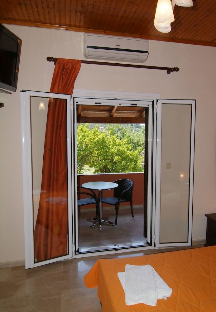 Фото Erifili Apartments