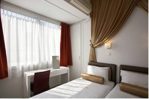 Фото Metropolis Hotel