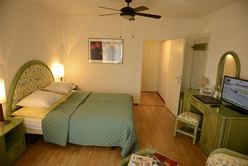 Фото Hotel Sasso Boretto