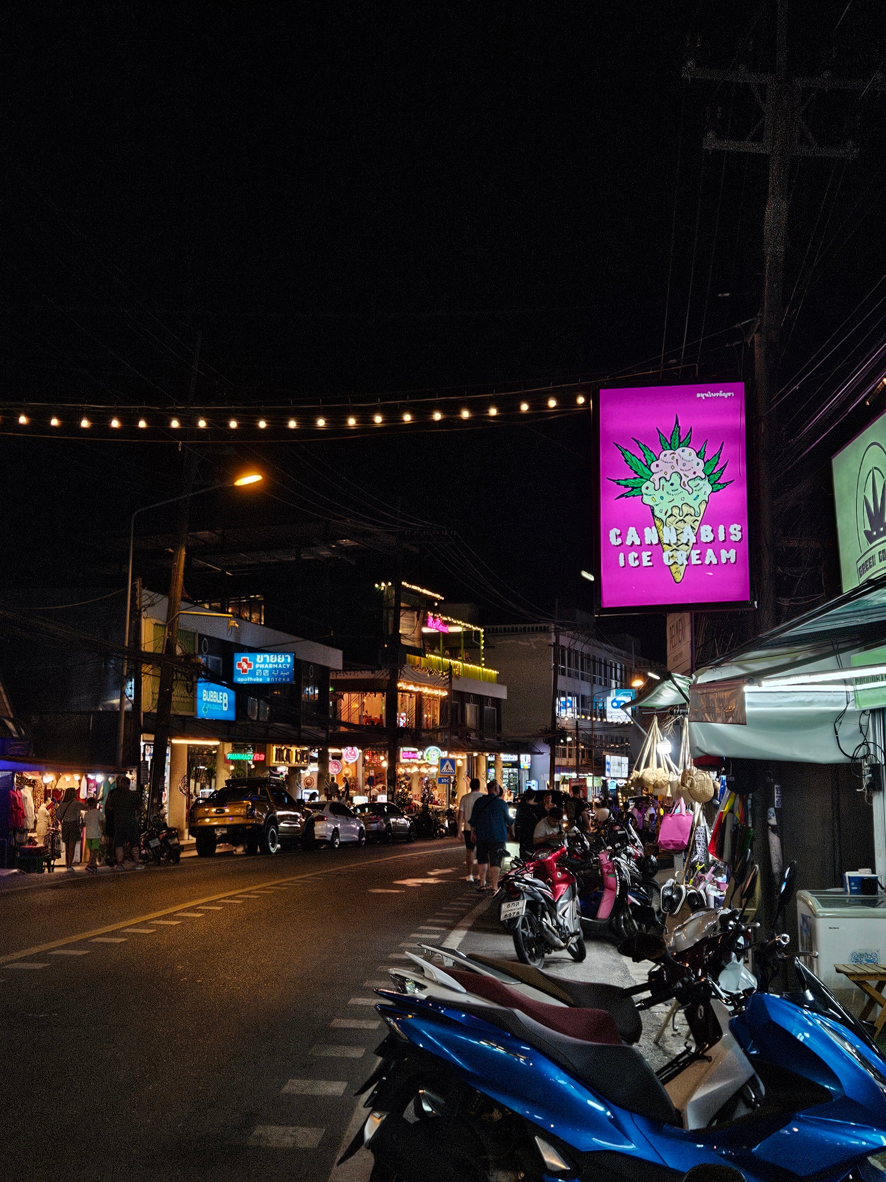 Фото JonoX Phuket Karon Hotel