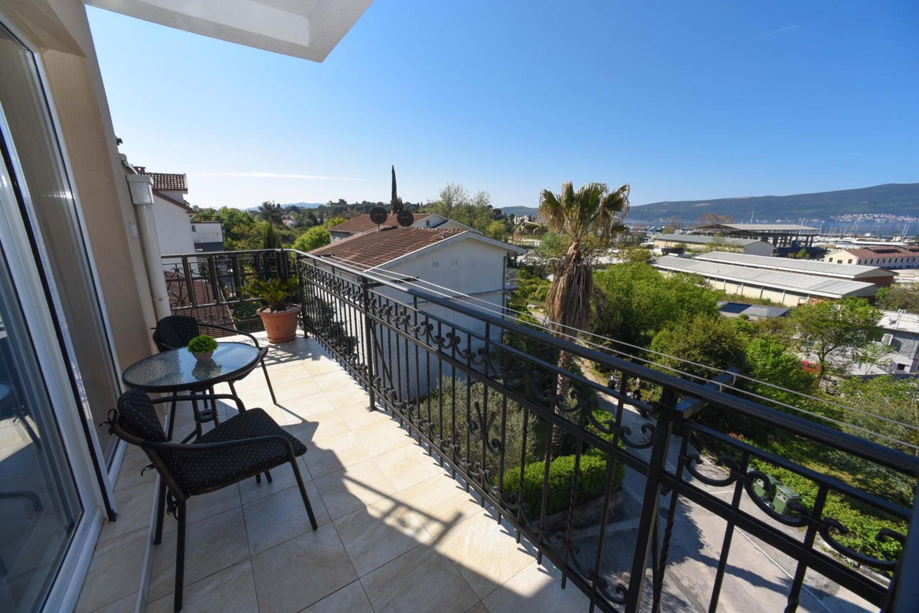 Фото D&D Apartments Tivat