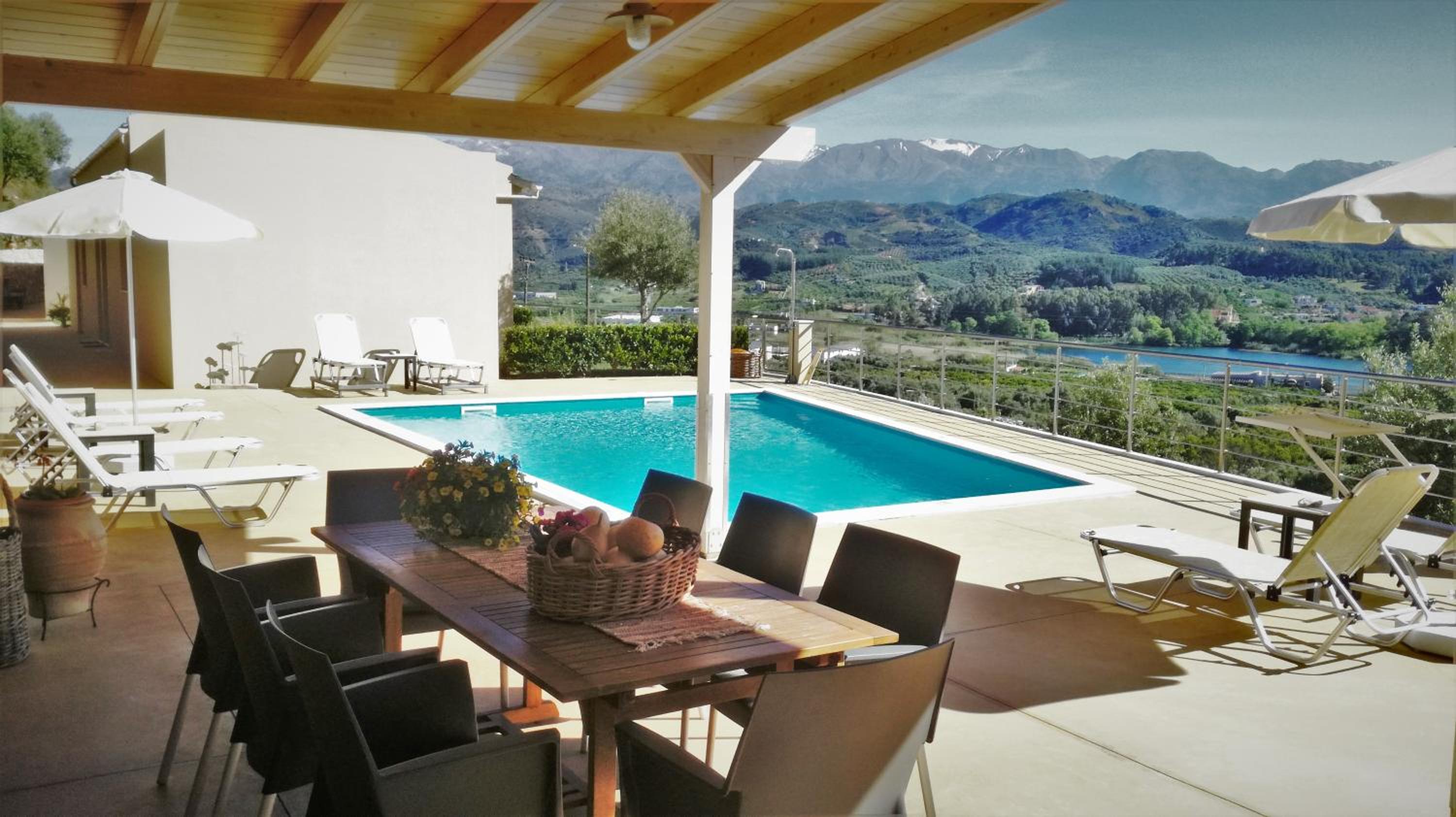 Фото Αksos Suites Accessible Accommodation