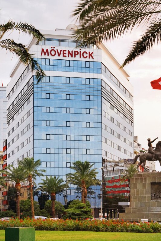 Гостиница Mövenpick Hotel Izmir в Конаке