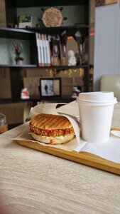 Cafe FoodClub (ulitsa Rozy Lyuksemburg, 13) ، مقهى