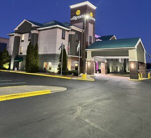 Гостиница La Quinta Inn & Suites by Wyndham Louisville East