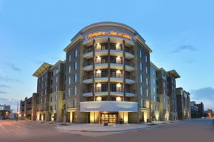 Гостиница Hampton Inn & Suites Des Moines Downtown
