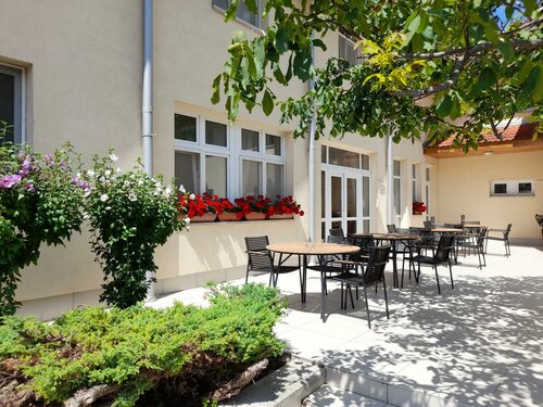 Гостиница Hotel Platan в Секешфехерваре