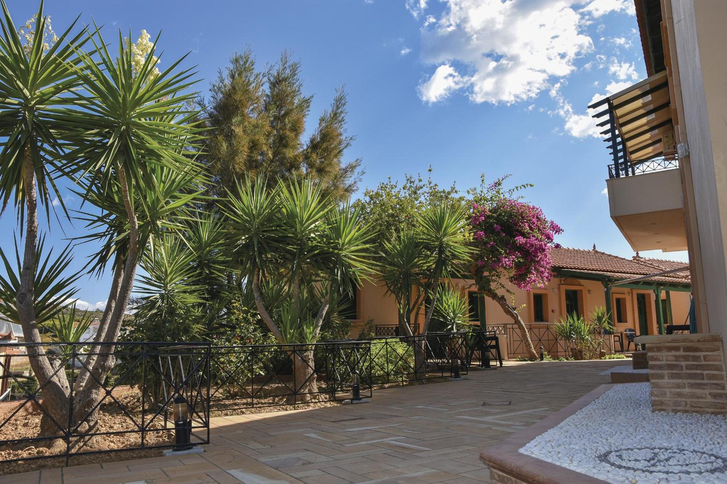 Фото Sun Village Hotel