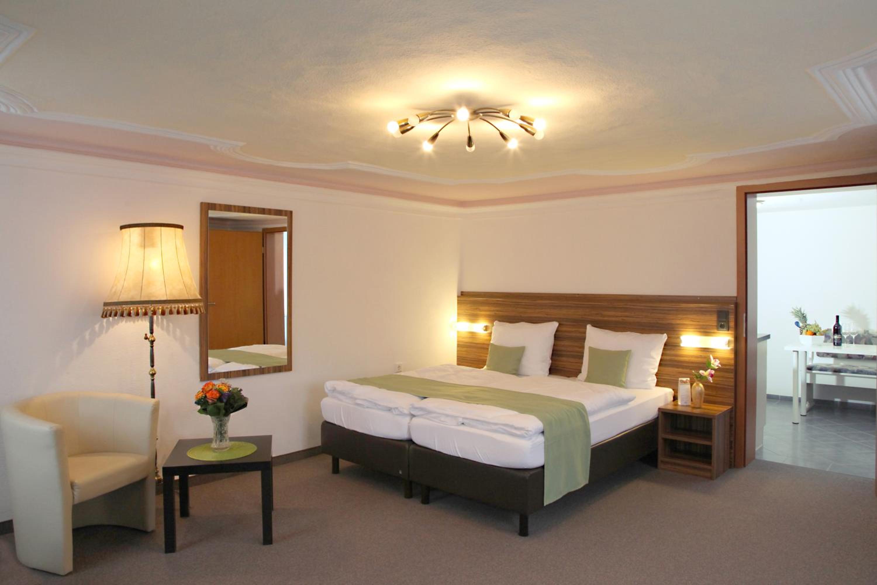 Фото Hotel Garni Goldene Traube