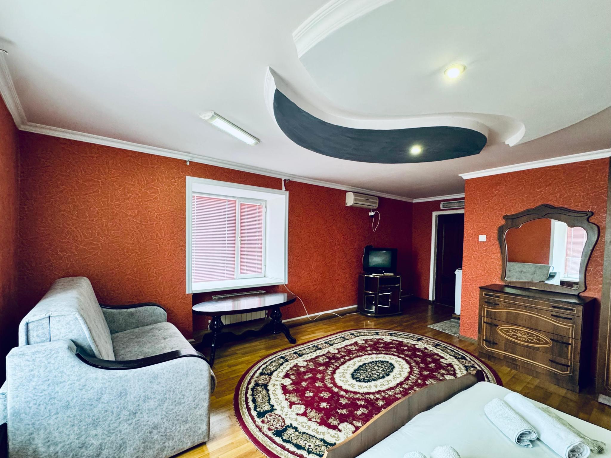 Фото Красный Бак