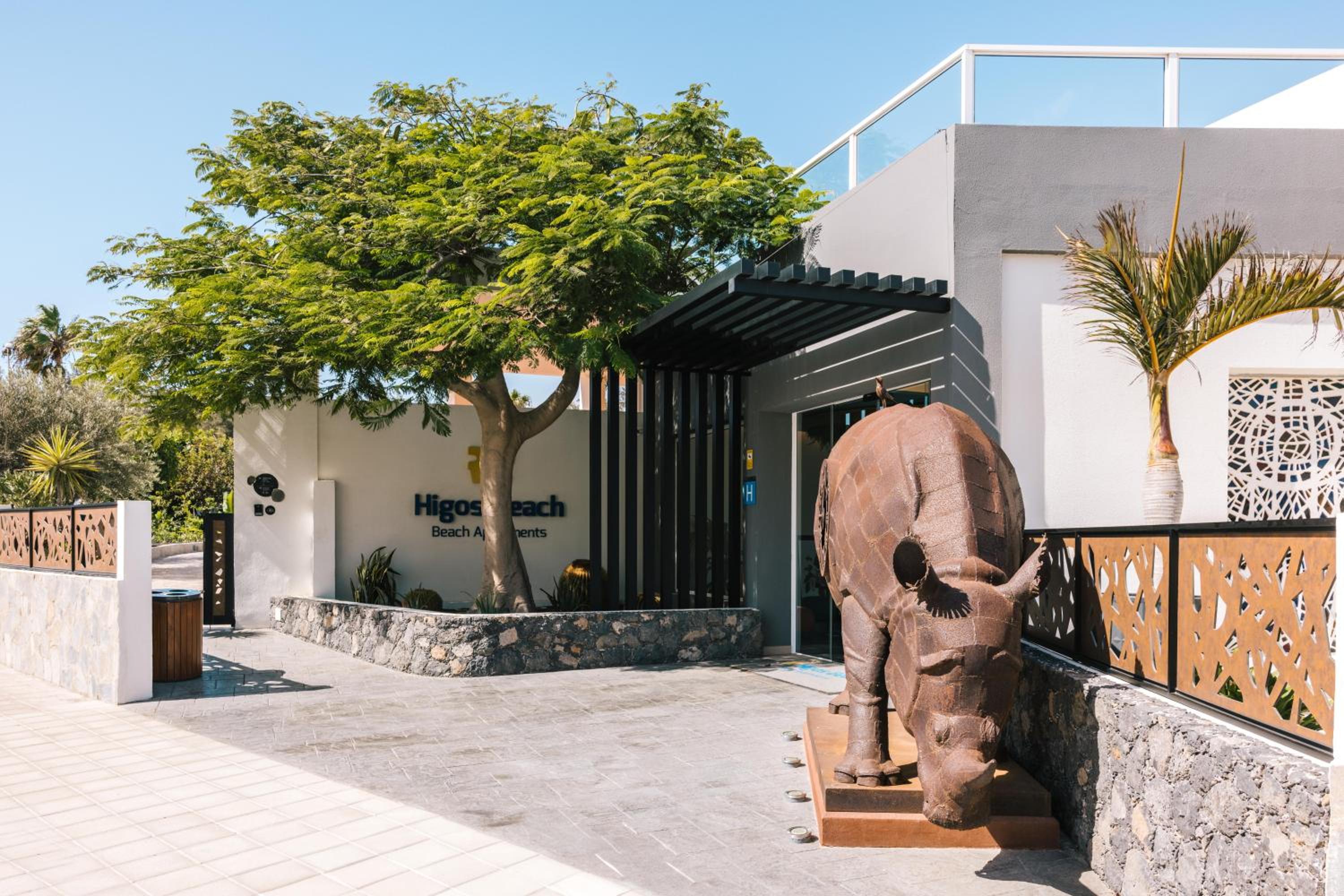 Фото R2 Higos Beach Apartments