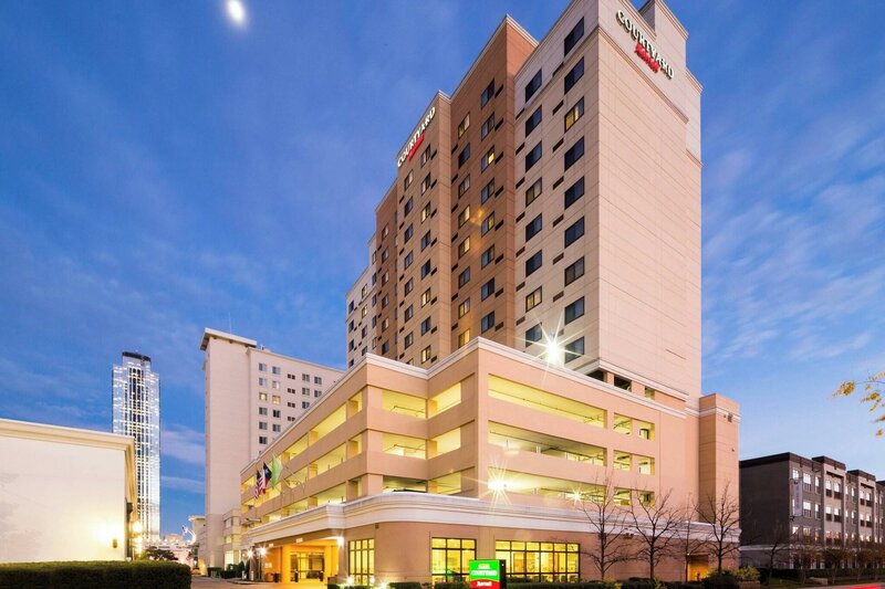 Гостиница Courtyard by Marriott Houston by the Galleria в Хьюстоне