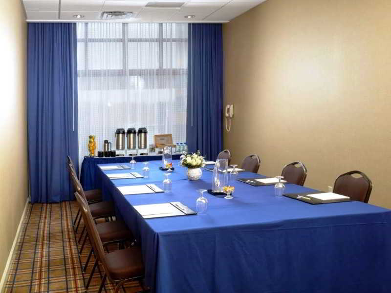 Фото Four Points by Sheraton Philadelphia Airport