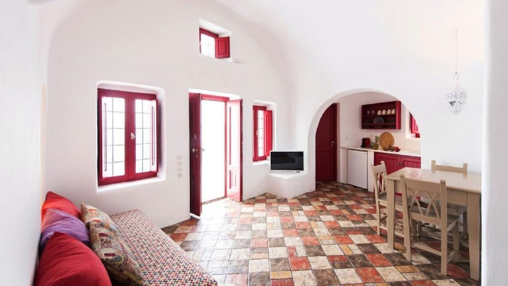 Фото The Architect's Cave House