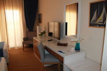 Фото Tolip Family Park Hotel