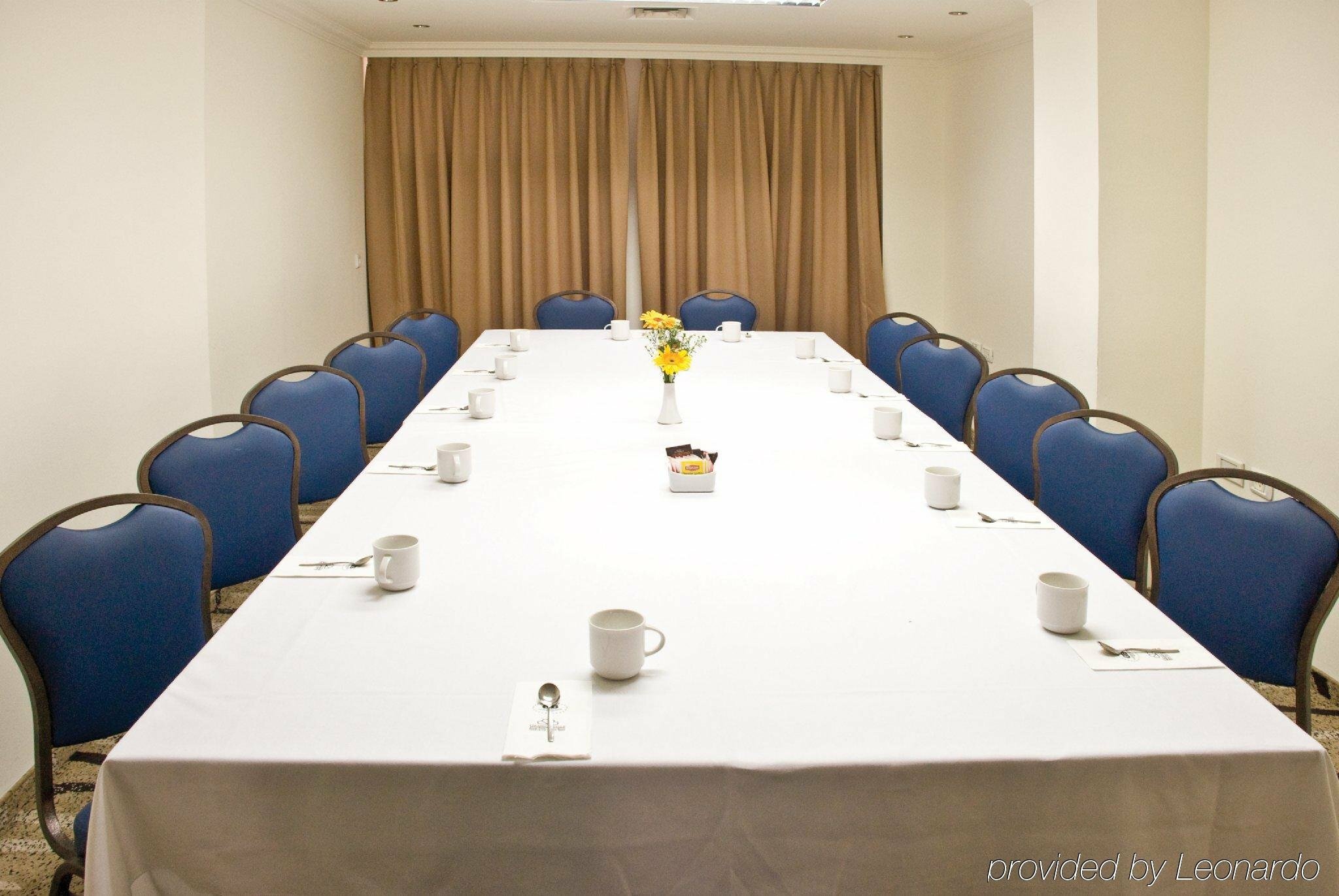 Фото Grand Beach Hotel