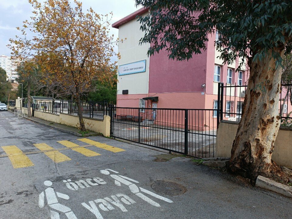 Primary school Sehit Cevik Ersin Temel Primary School, Izmir, photo
