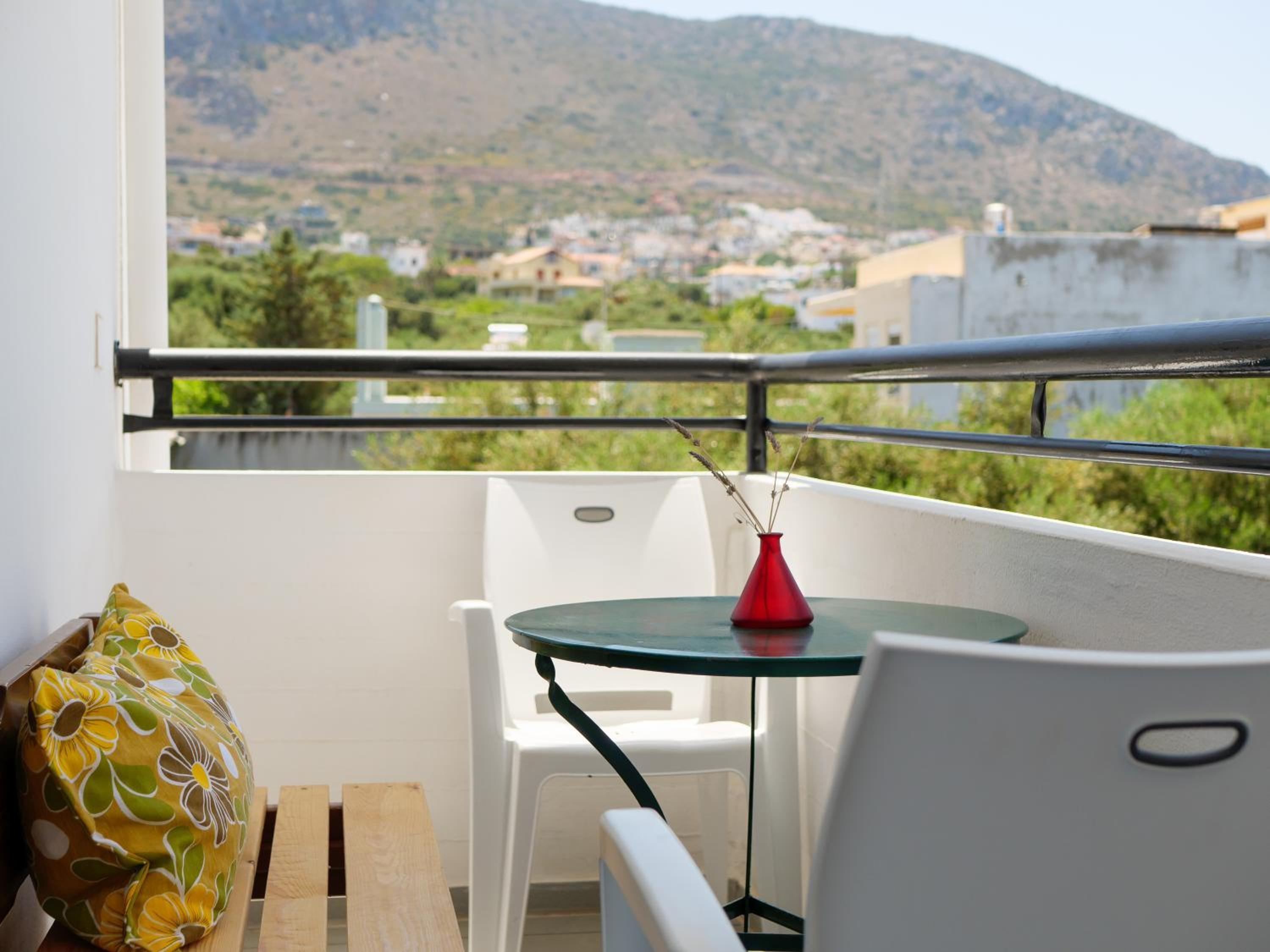 Фото Happiness Apartments