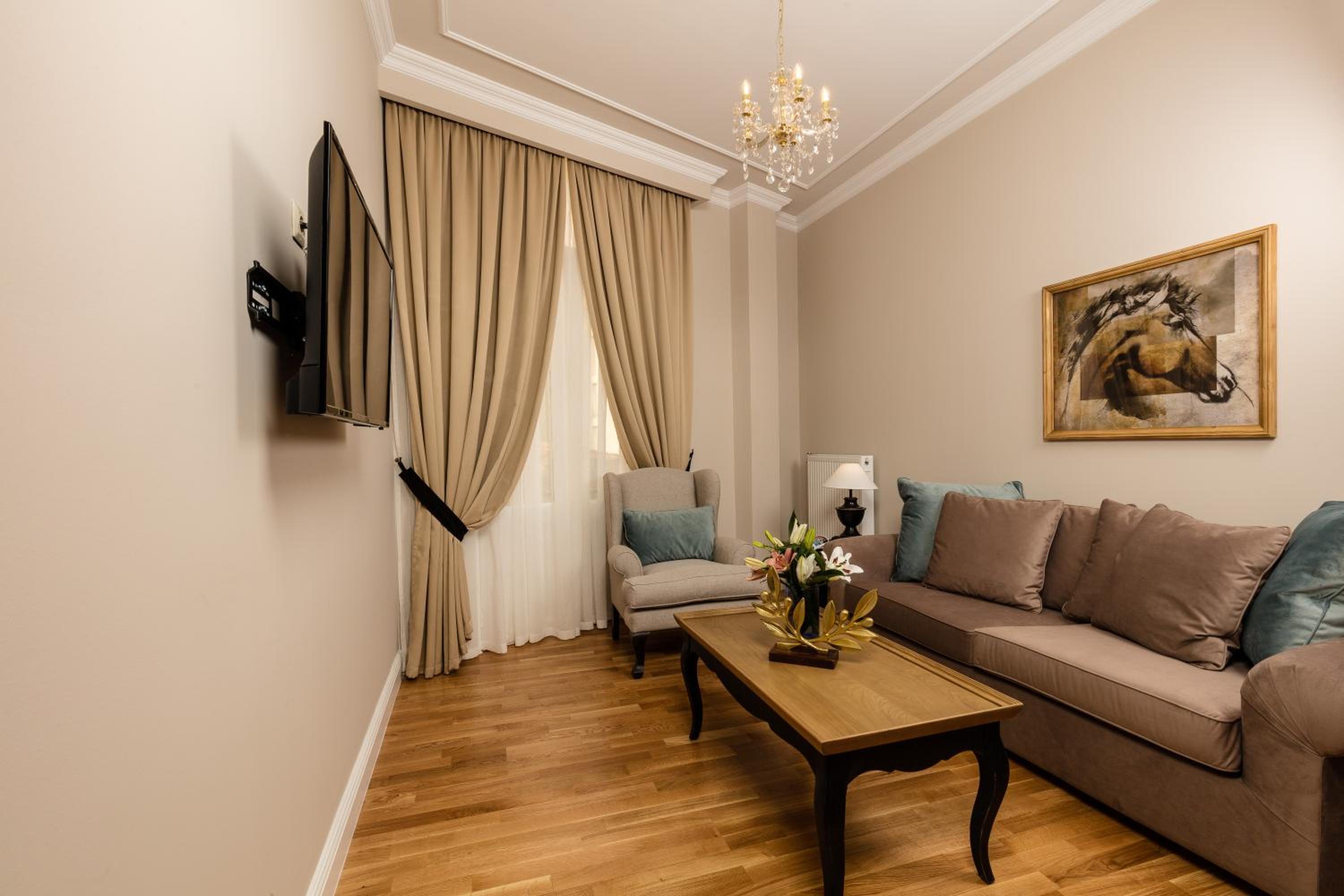 Фото Athens Mansion Luxury Suites