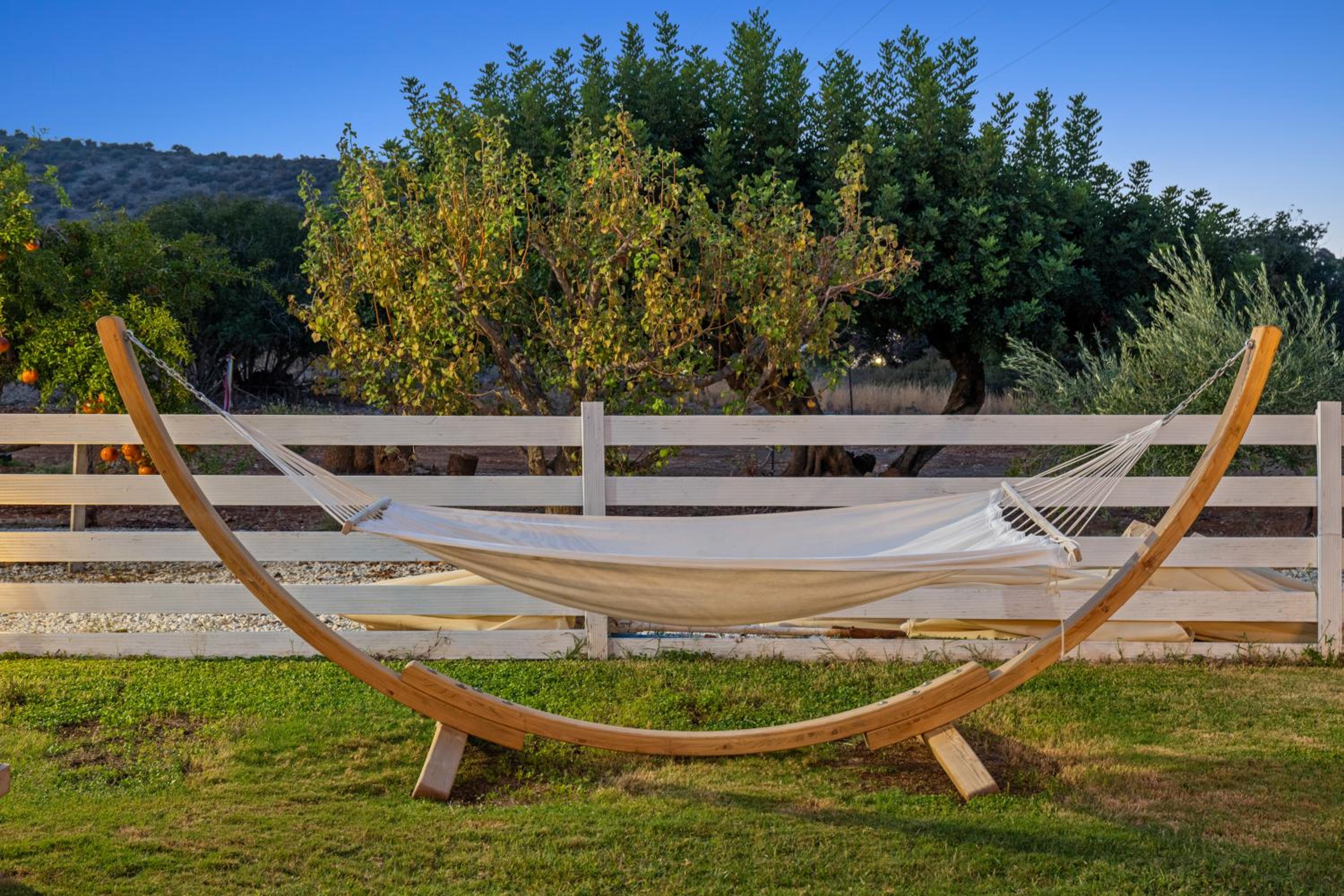 Фото Nikos Apartments