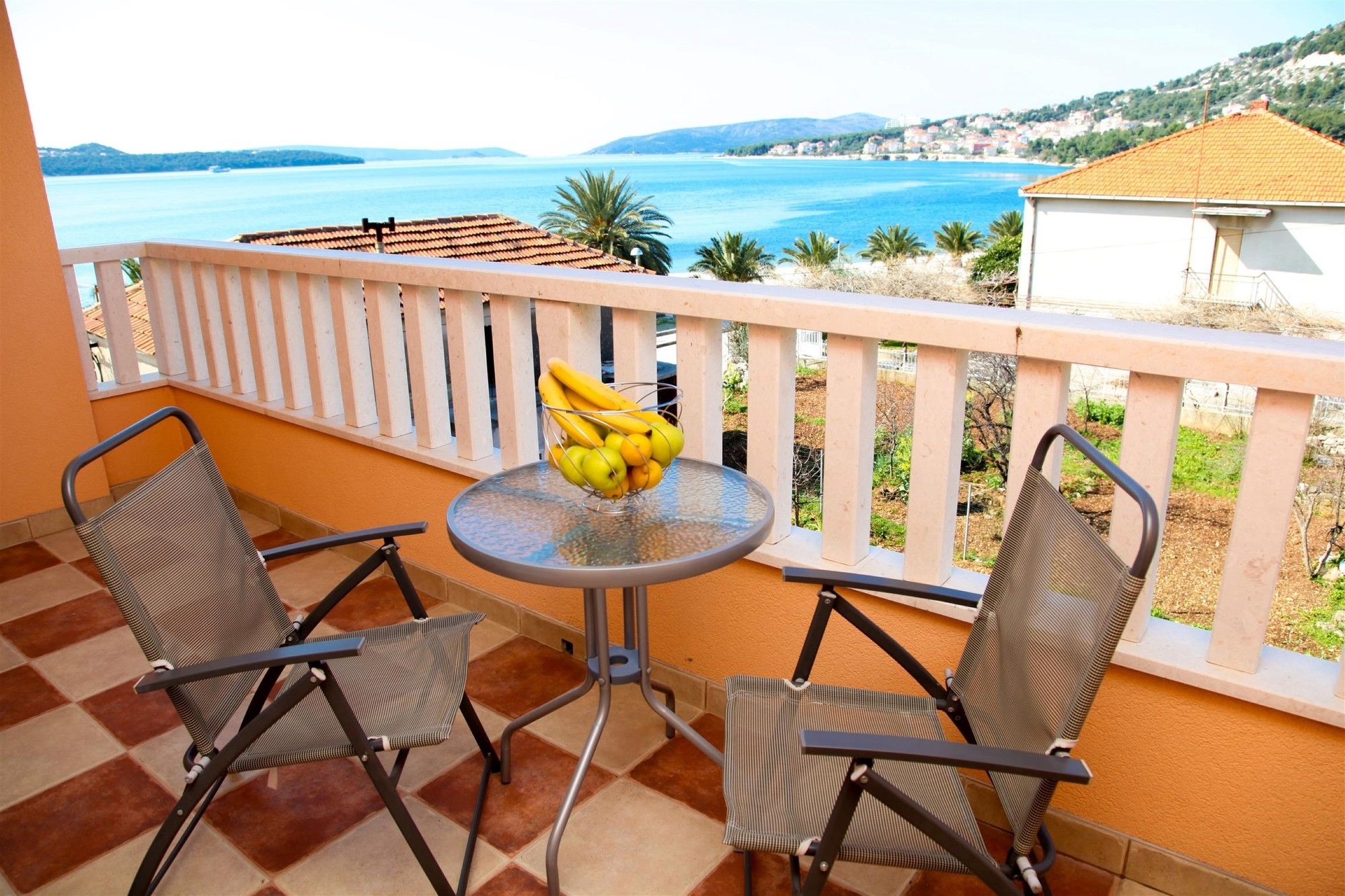 Фото Kaja - right next to the beach