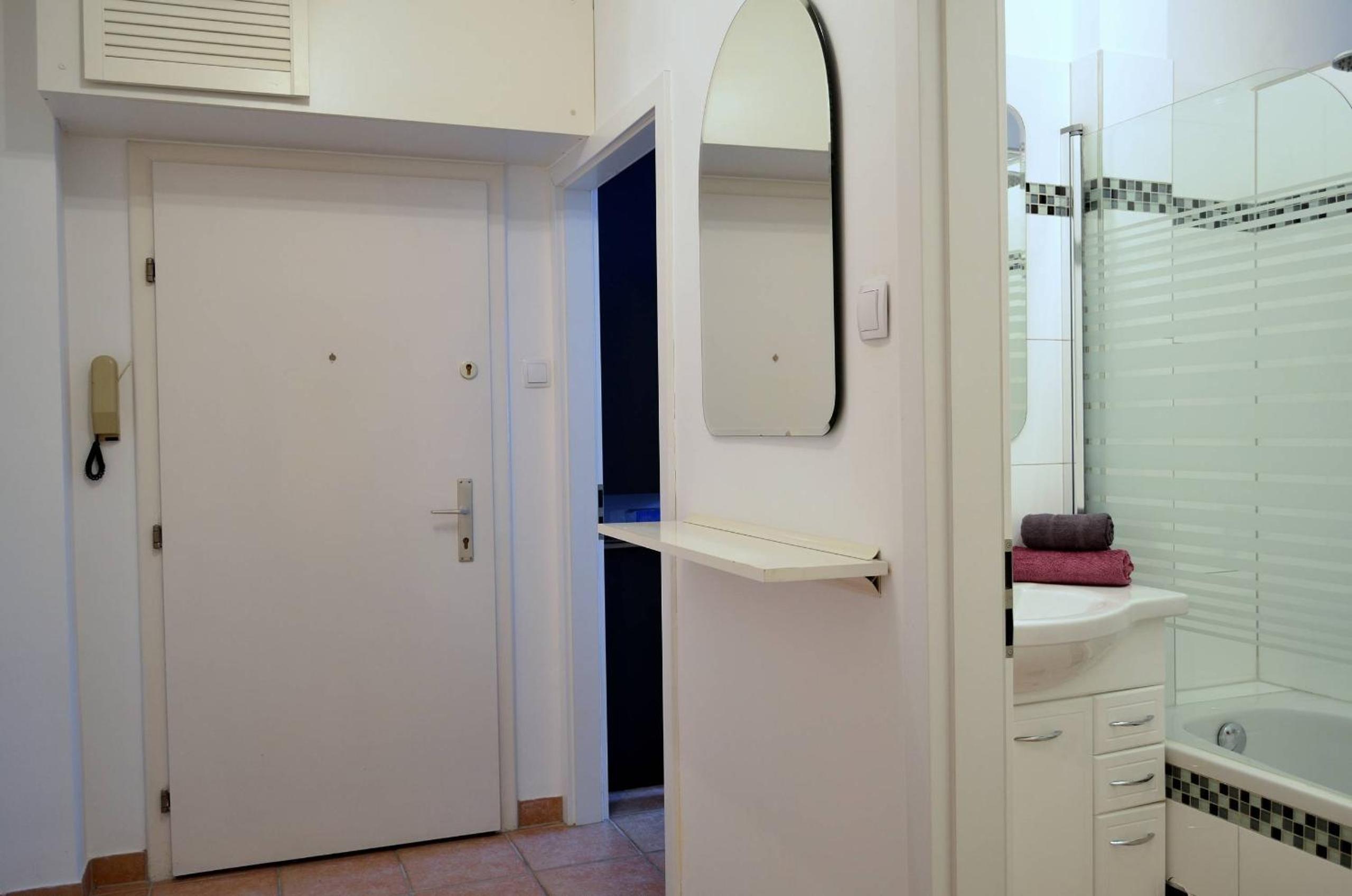 Фото GoVienna Messe Wien Apartment