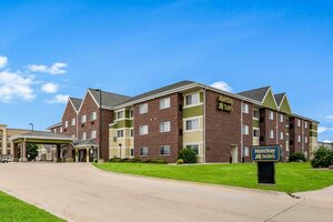 Гостиница Mainstay Suites Cedar Rapids
