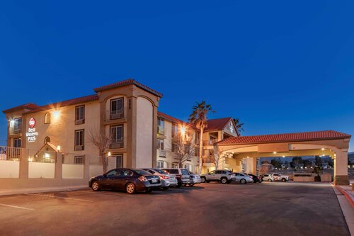 Гостиница Best Western Plus John Jay Inn & Suites в Палмдэйле