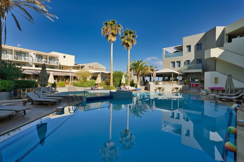 Гостиница Pearl Beach Apartments