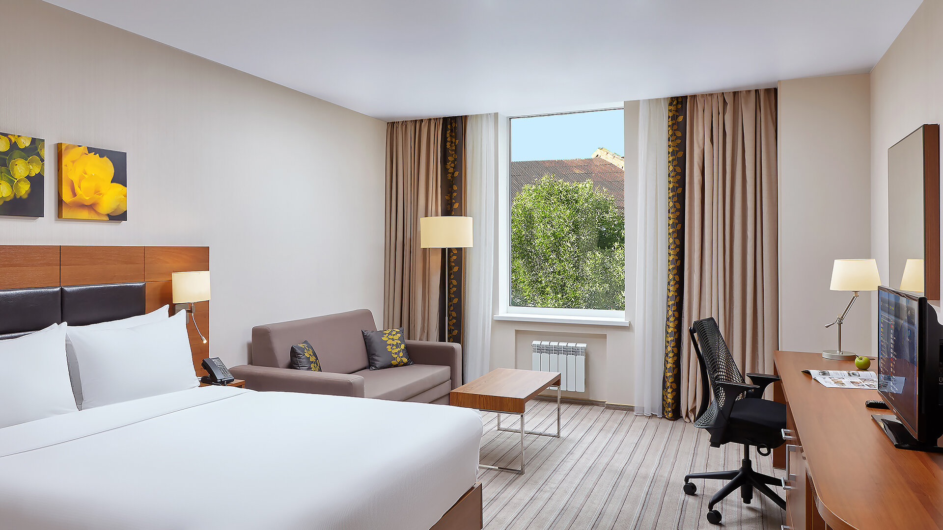 Фото отеля 2