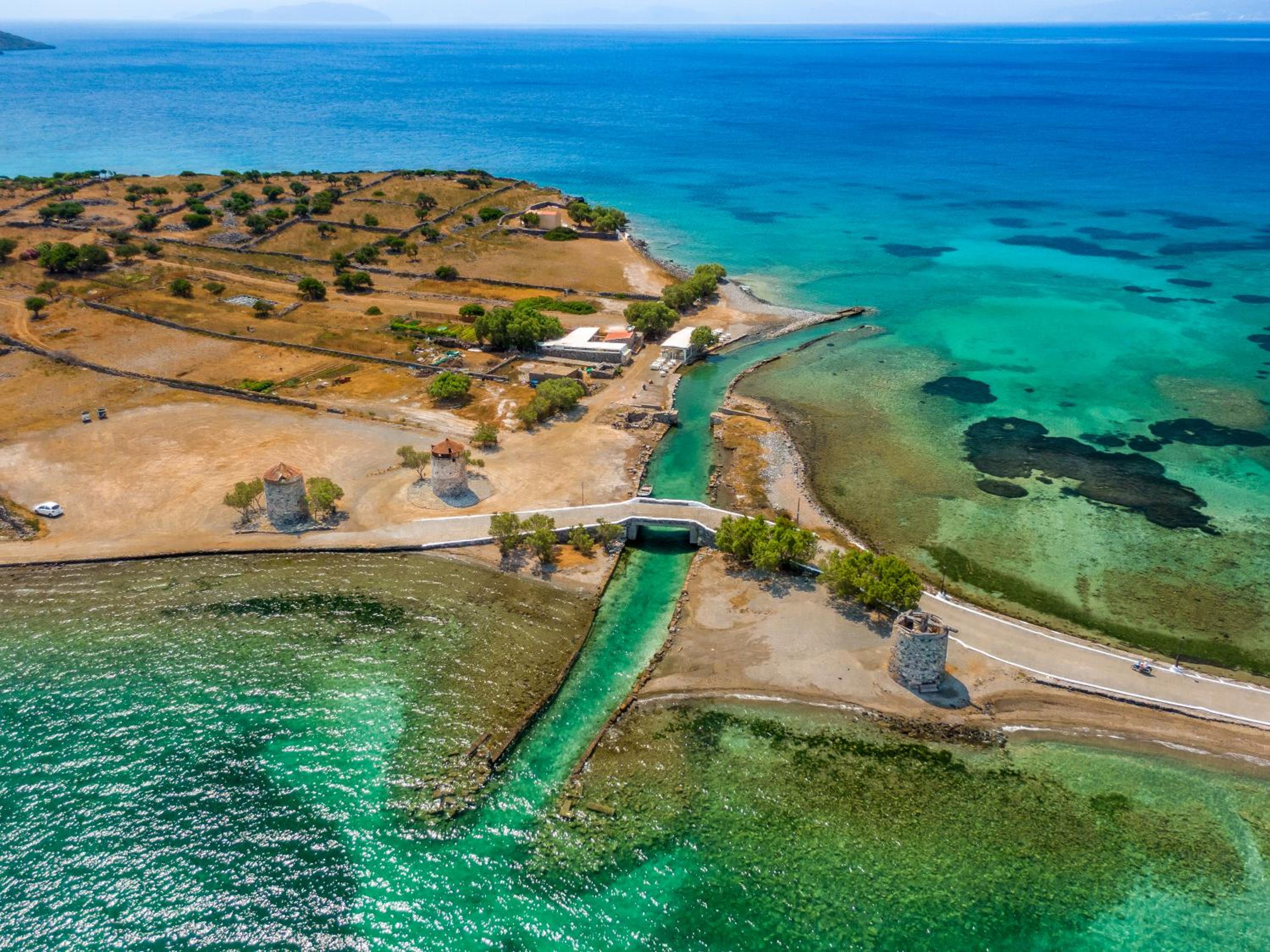 Фото Elounda Alikes Suites & Studios