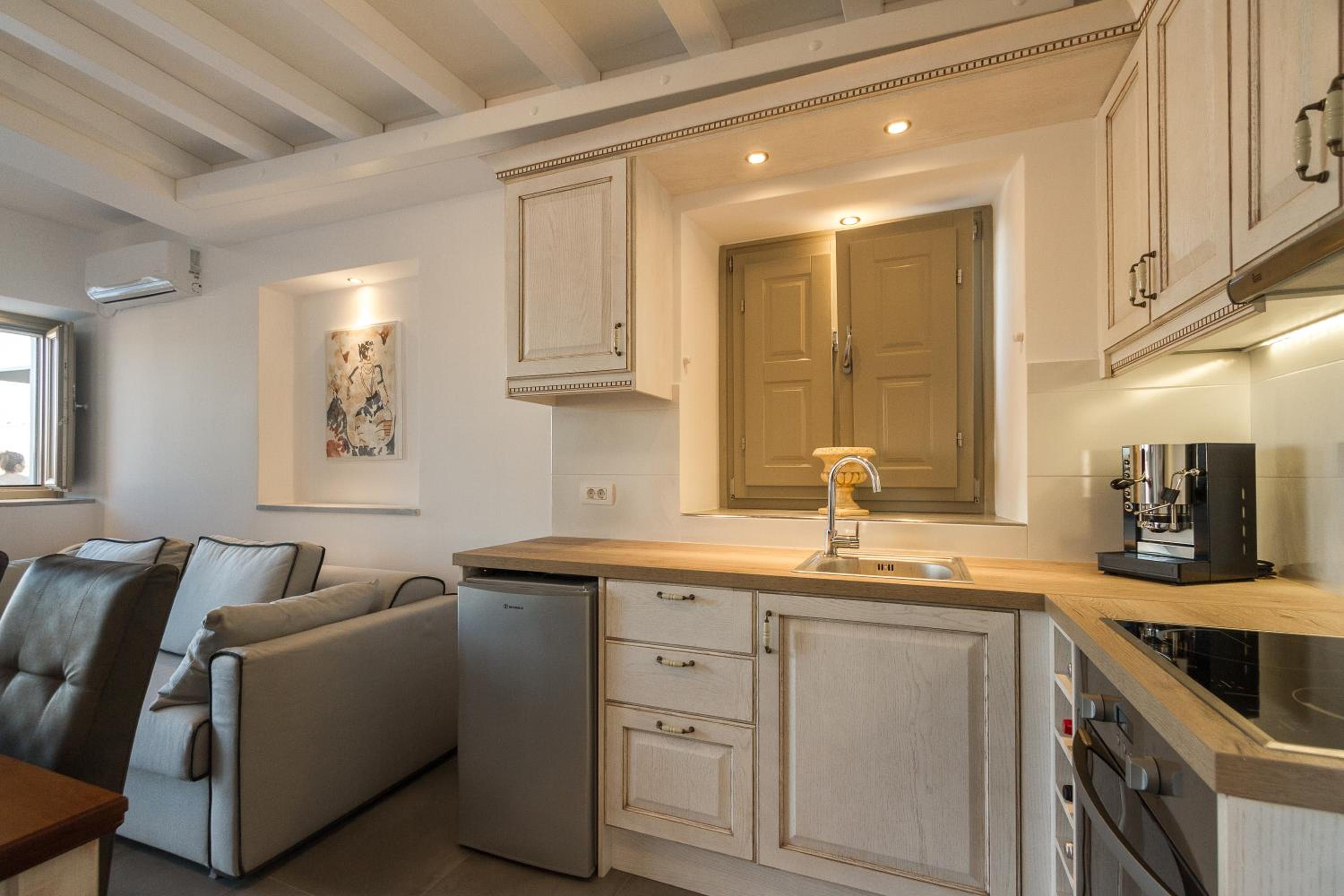 Фото Mathios Luxury Homes