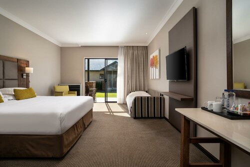 Гостиница Premier Resort Sani Pass