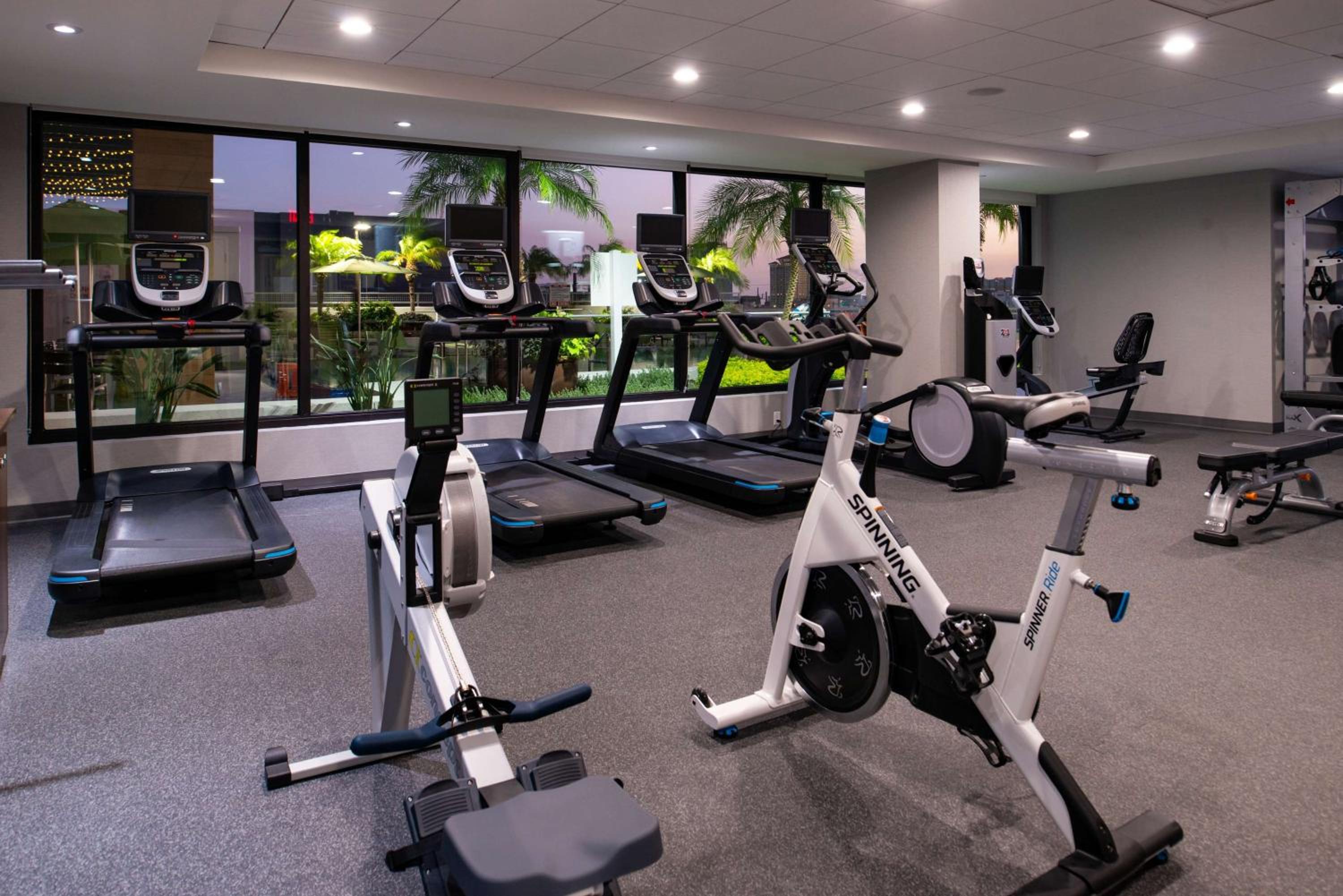 Фото Home2 Suites by Hilton Tampa Downtown Channel District