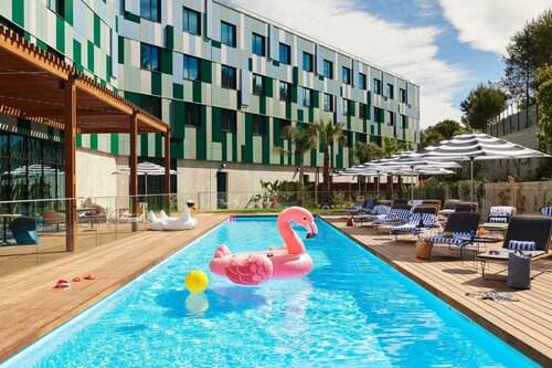 Гостиница Moxy Sophia Antipolis в Вальбонне