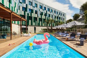 Гостиница Moxy Sophia Antipolis в Вальбонне