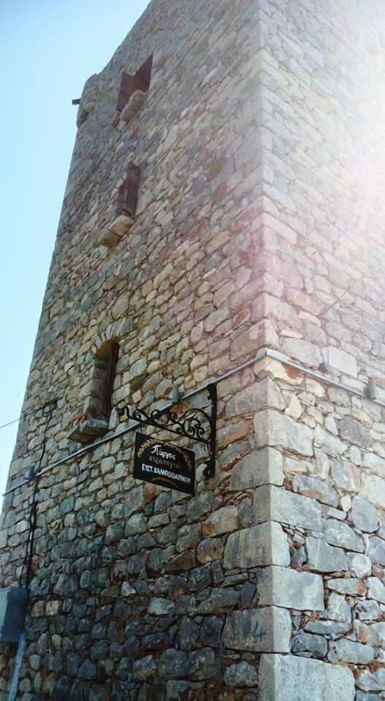 Фото Charouda Stone Tower