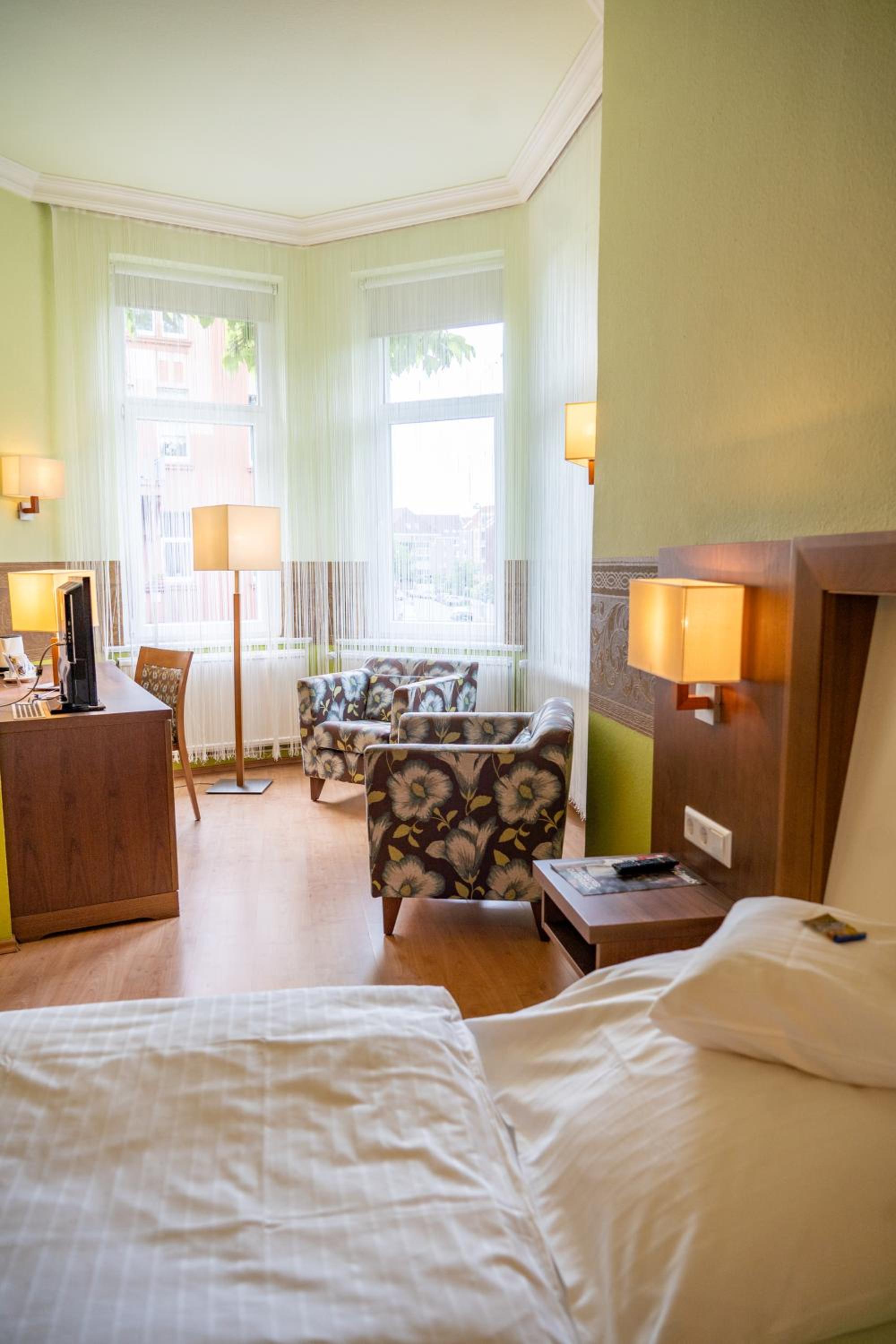 Фото Haus Martens Das Lister Stadthotel