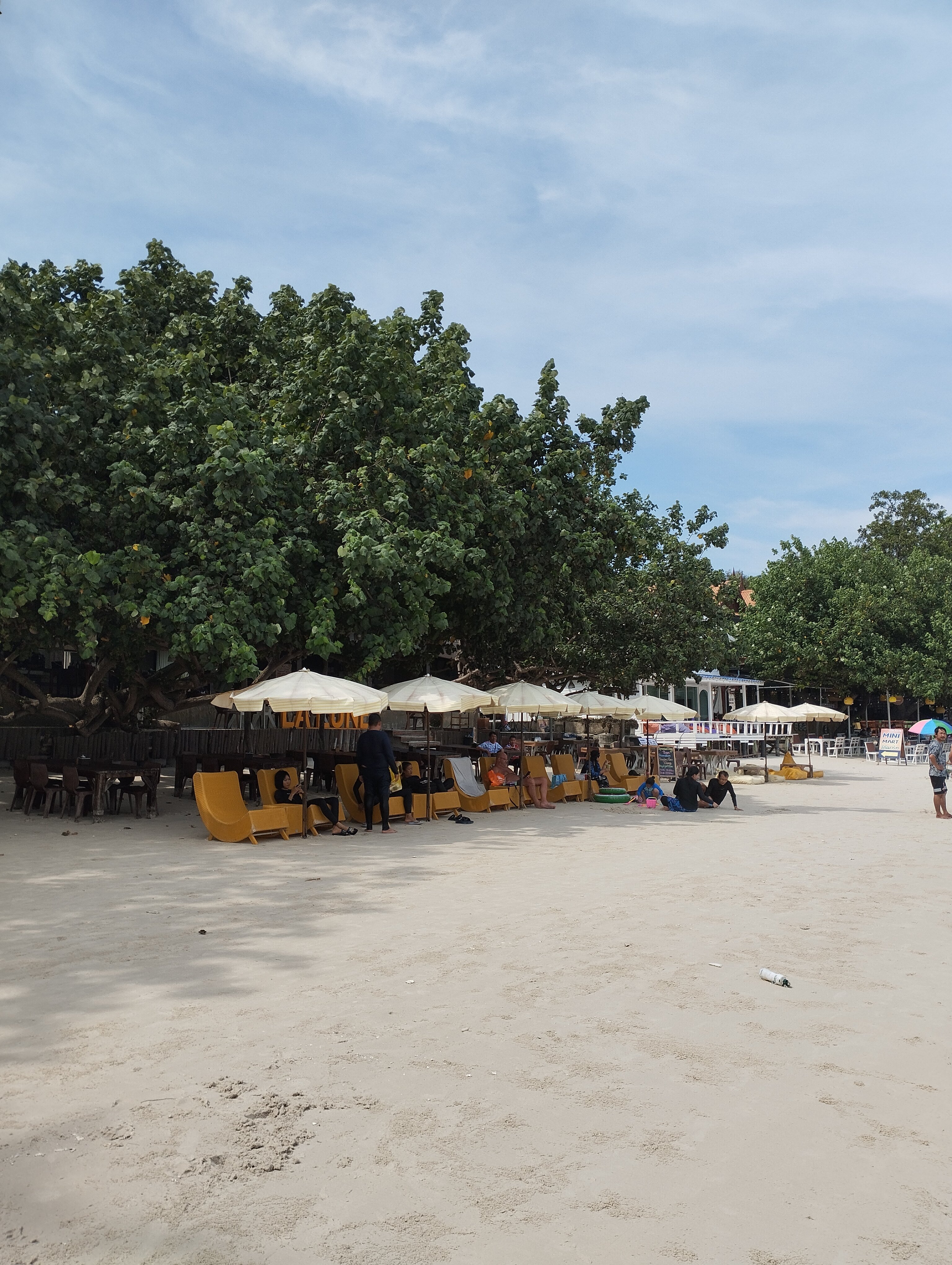 Фото La Lune Beach Resort