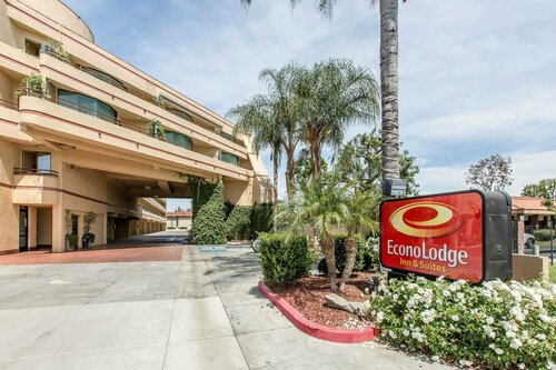 Гостиница Econo Lodge Inn & Suites Riverside - Corona в Риверсайде