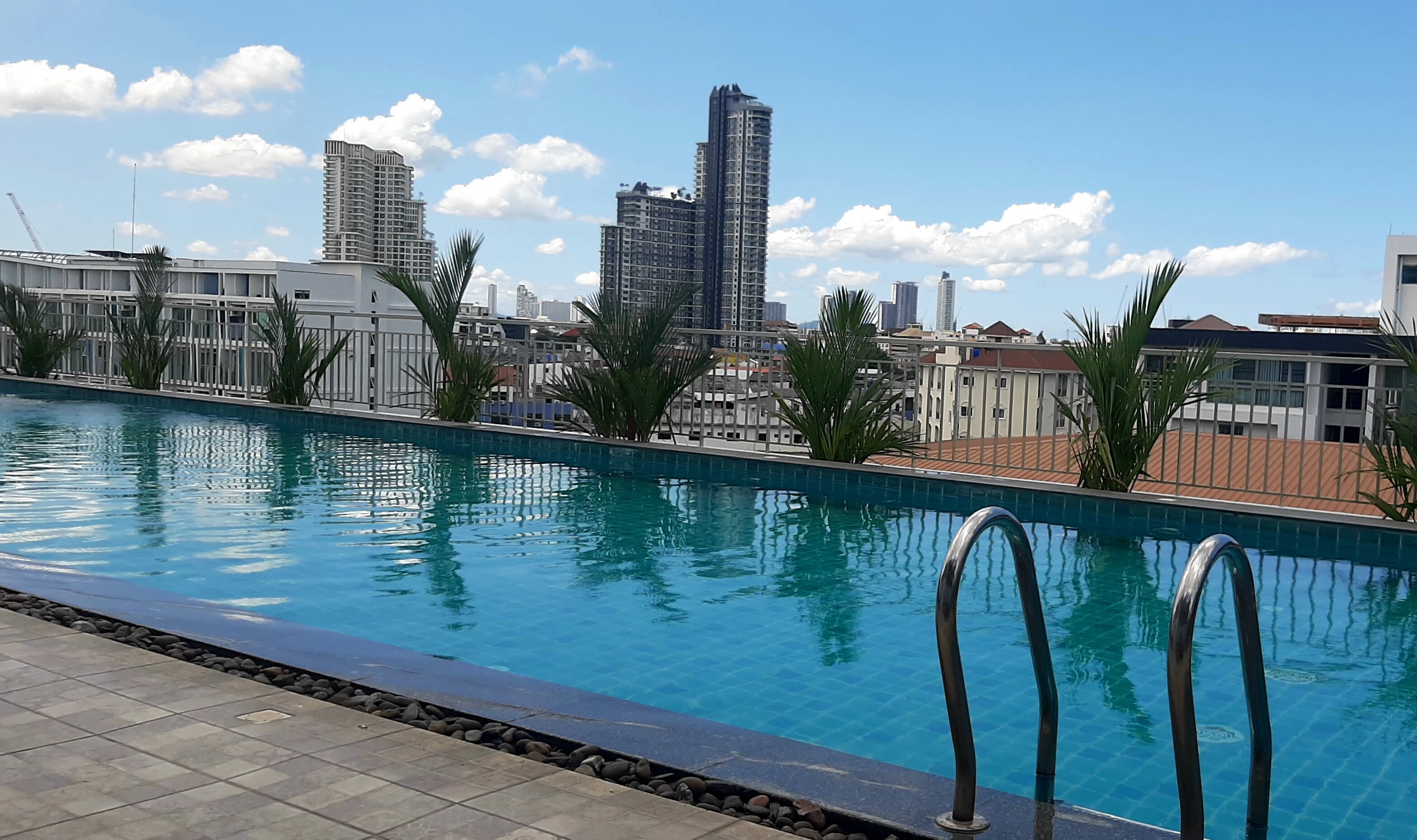 Фото The Whisper Hotel