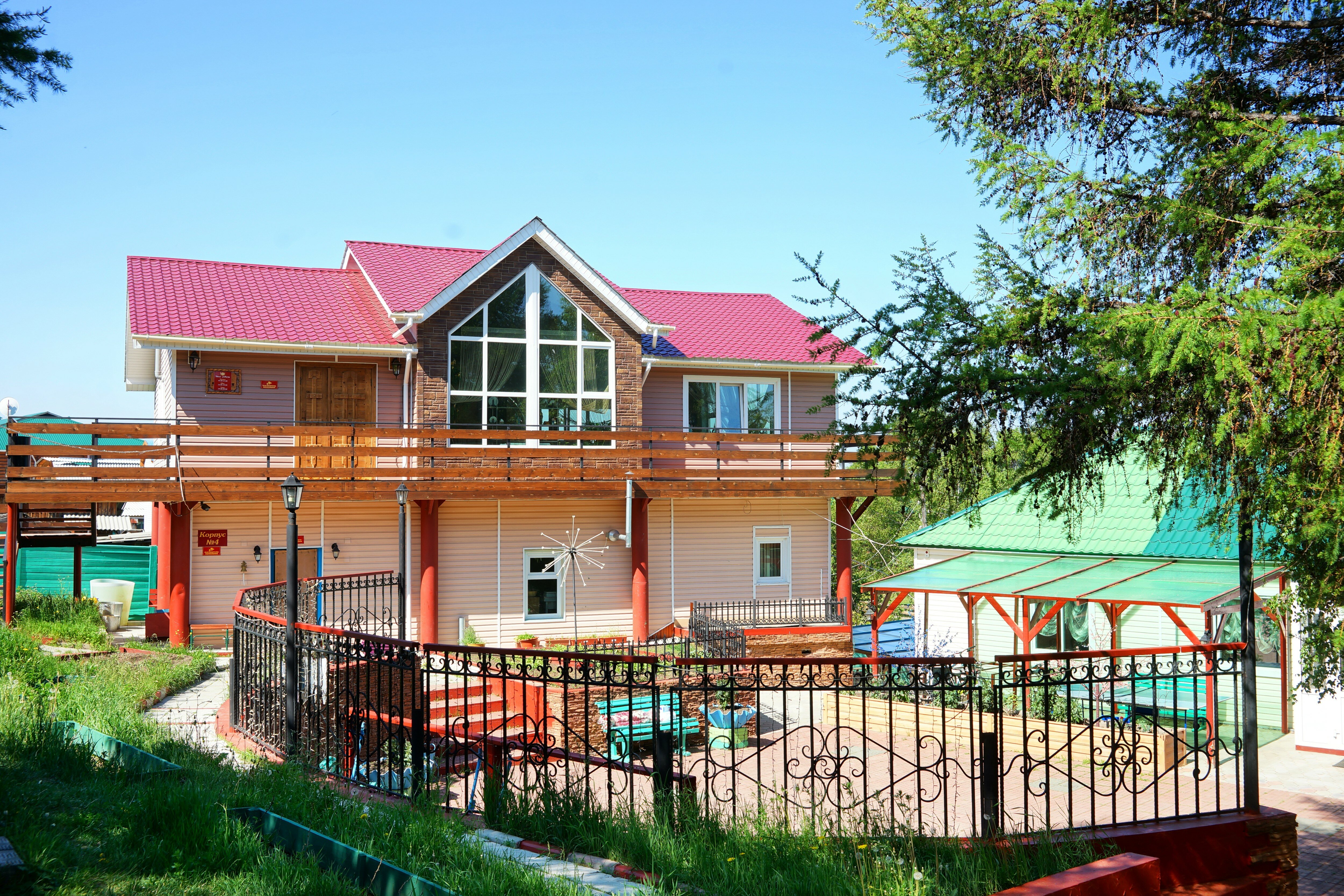 Фото отеля 1