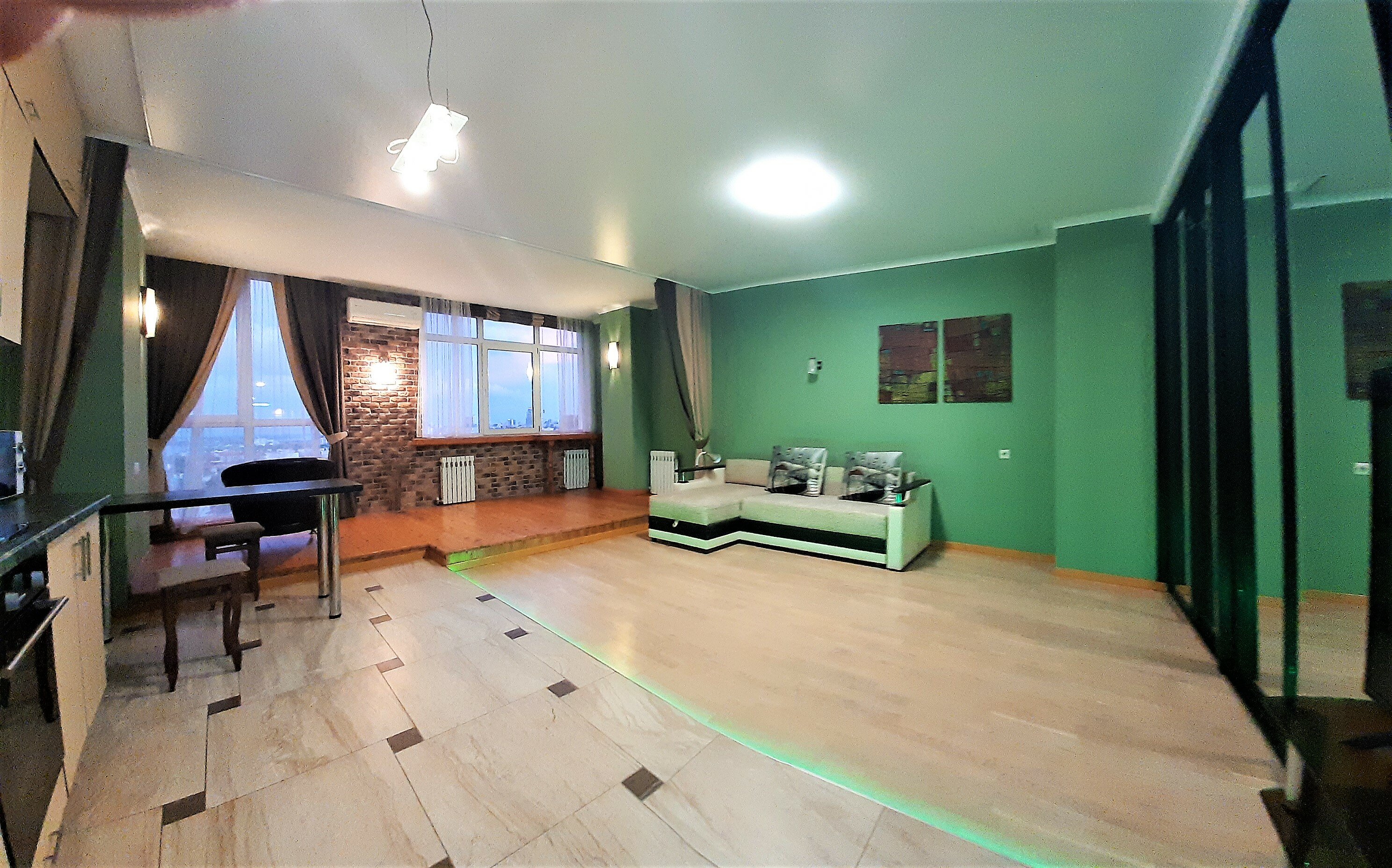 Фото Megapolis на улице Сакко и Ванцетти 78А