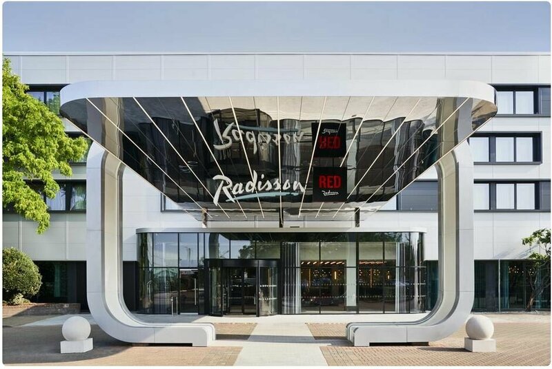 Гостиница Radisson Red London Gatwick Airport