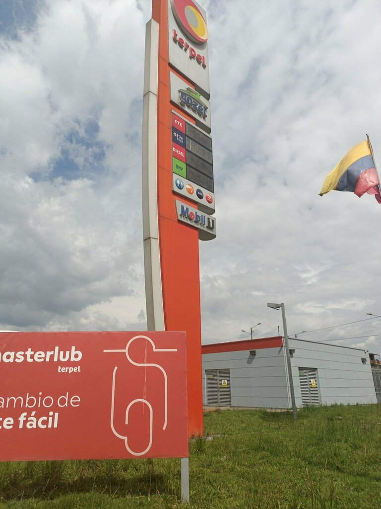 Gas station Eds Terpel, Bogota, photo
