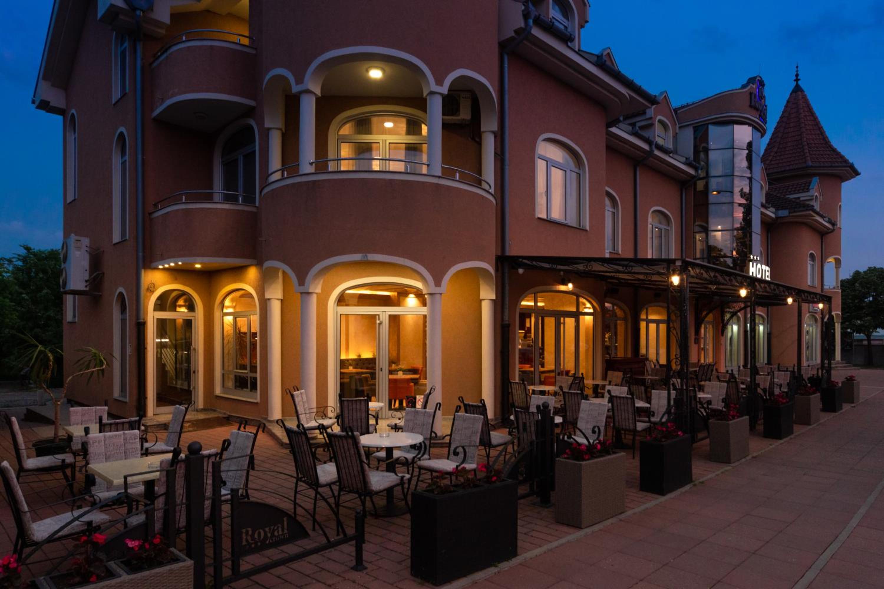 Фото Hotel Garni Royal Crown